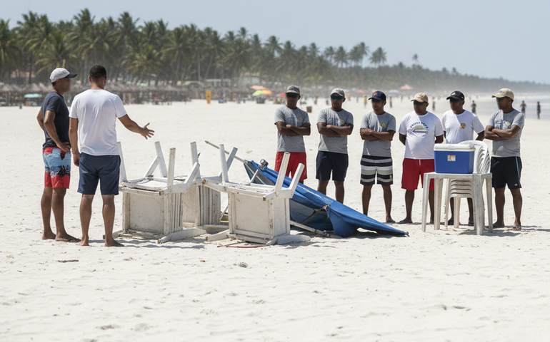 Casal de turistas é agredido por comerciantes em Porto de Galinhas após discussão sobre preço