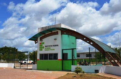 Prefeitura de Penedo leva serviços para estudantes do Ifal