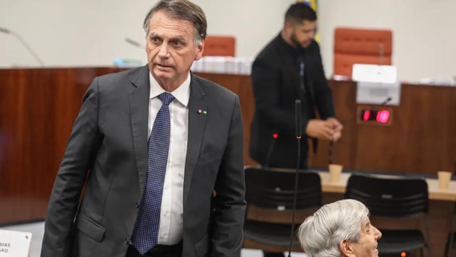 Recurso de Bolsonaro cita cerceamento de defesa e pede revisão da pena