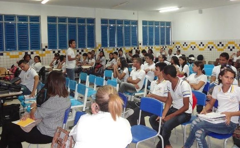 Secretaria da Mulher promove ação social para crianças e adolescentes