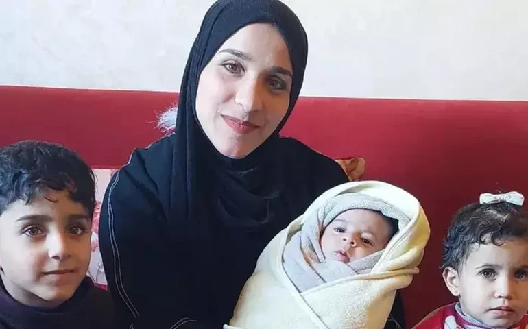 Mãe e filho recém-nascido na Faixa de Gaza voltam ao Brasil