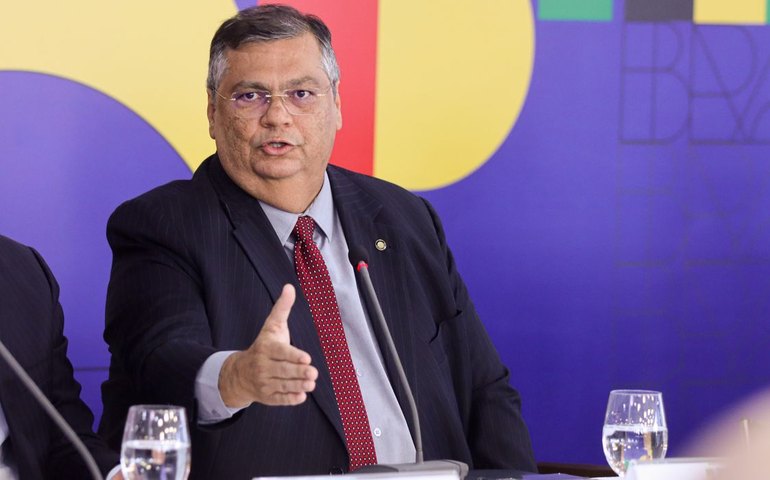 Moraes autoriza buscas da PF contra acusado de perseguir Flávio Dino