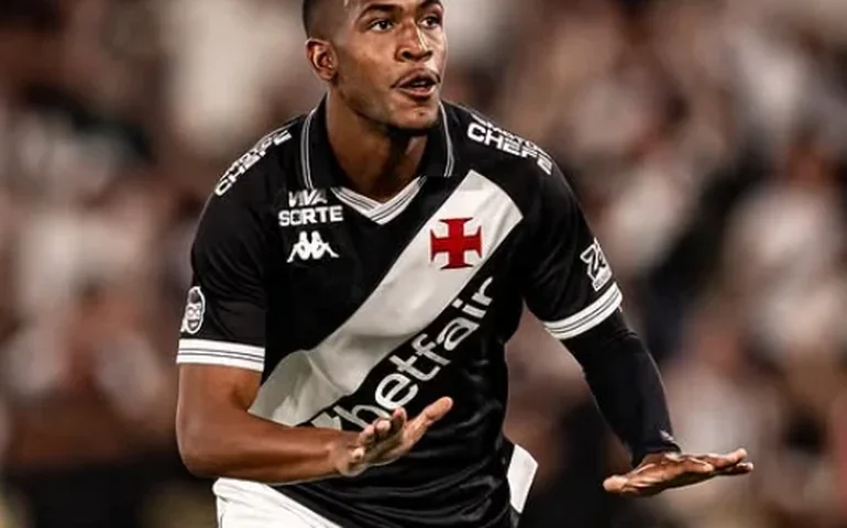 Rayan se firma com Diniz e lidera o Vasco rumo à final da Copa do Brasil