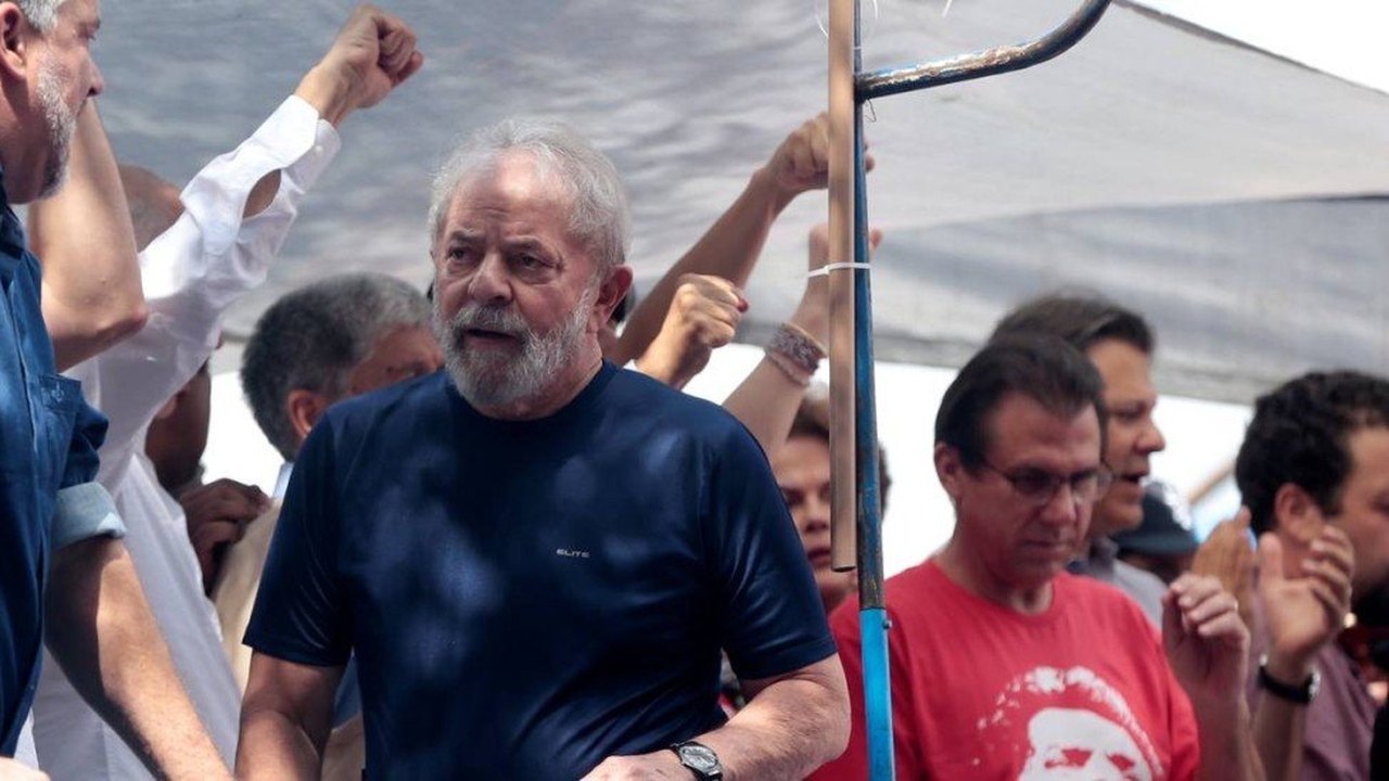 TRF-4 manda soltar Lula e suspende execução de pena com habeas corpus