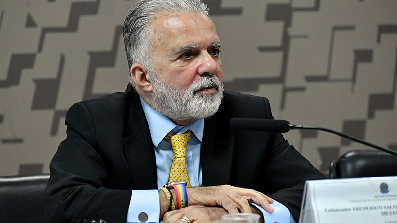 Governo avalia que mudança de embaixador envia recado de insatisfação com conduta de Israel 