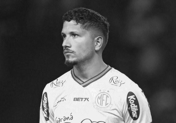 Yuri Lima entra em campo logo após Iza anunciar término, como capitão do Mirassol, faz gol e comete pênalti