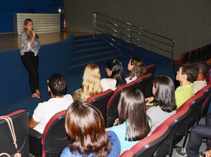 Jovens socioeducandos participam de capacitações