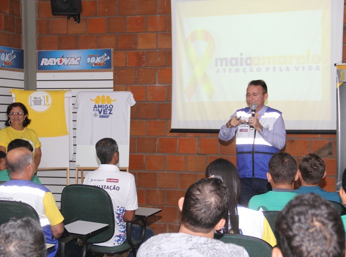 Arapiraca promove ações educativas de prevenção a acidentes de trânsito