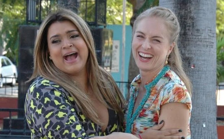 Angélica conta que só Preta Gil encarou posar sem filtro para fotos e revela: 'Odiava a minha pinta, queria tirar. Hoje ela tem até médico próprio'