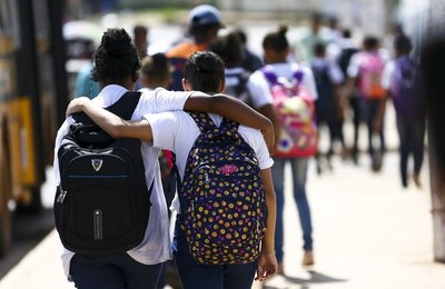 Municípios buscam reforçar segurança nas escolas, mas verba federal não representa nem R$ 5 mil por escola