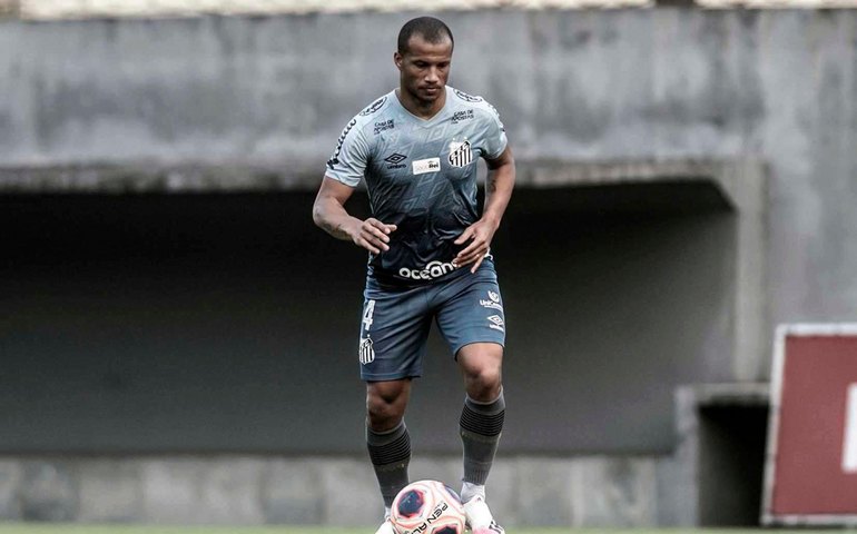 Sánchez tem alteração em exames cardíacos e é afastado dos treinos no Santos