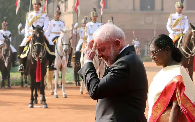 Lula responde a novo tarifaço de Trump: 'Trate todos os países igualmente'