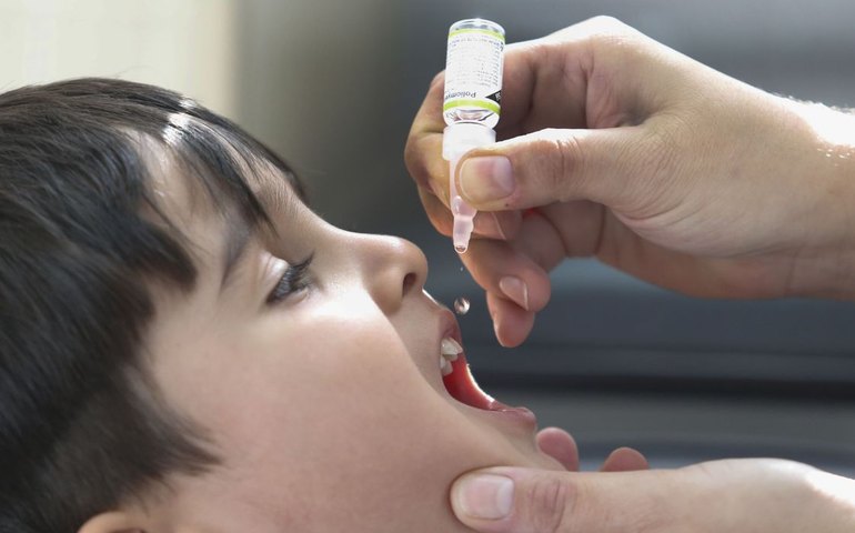 Pólio pode atingir crianças palestinas e israelenses, alerta a ONU