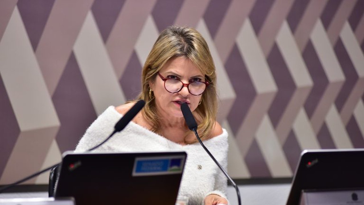 Comissão adia votação de parecer à MP sobre retomada de obras em escolas