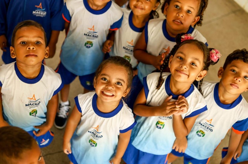 Só em 2026, Educação já convocou mais de 1.500 novos profissionais, aprovados em processo seletivo