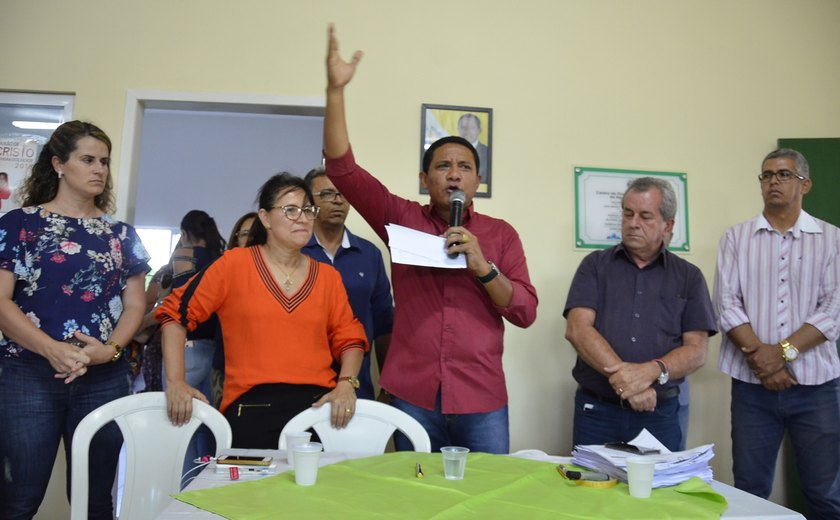 Prefeitura de Palmeira assina contratos para a compra de produtos da agricultura familiar