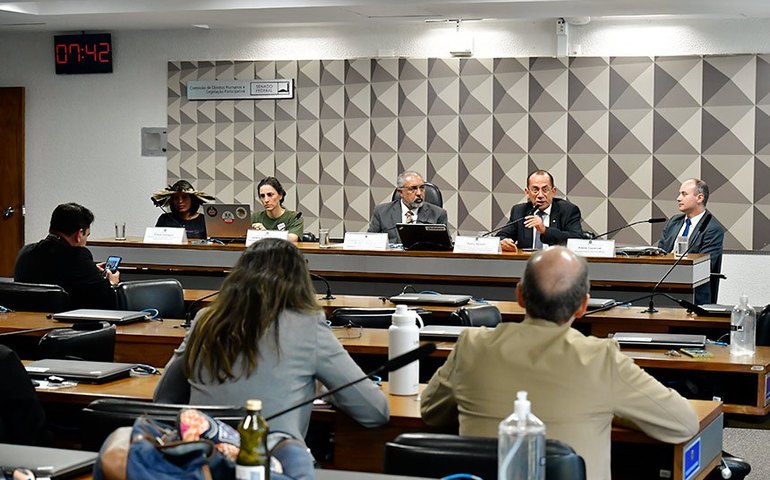 Igualdade salarial entre homens e mulheres será debatida na CDH