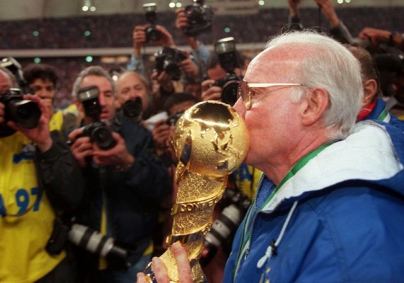 Em homenagem a Zagallo, Lula decreta três dias de luto no Brasil