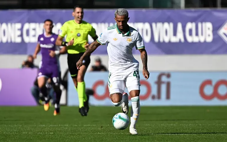 Wesley, da Roma, é cortado da seleção brasileira por lesão