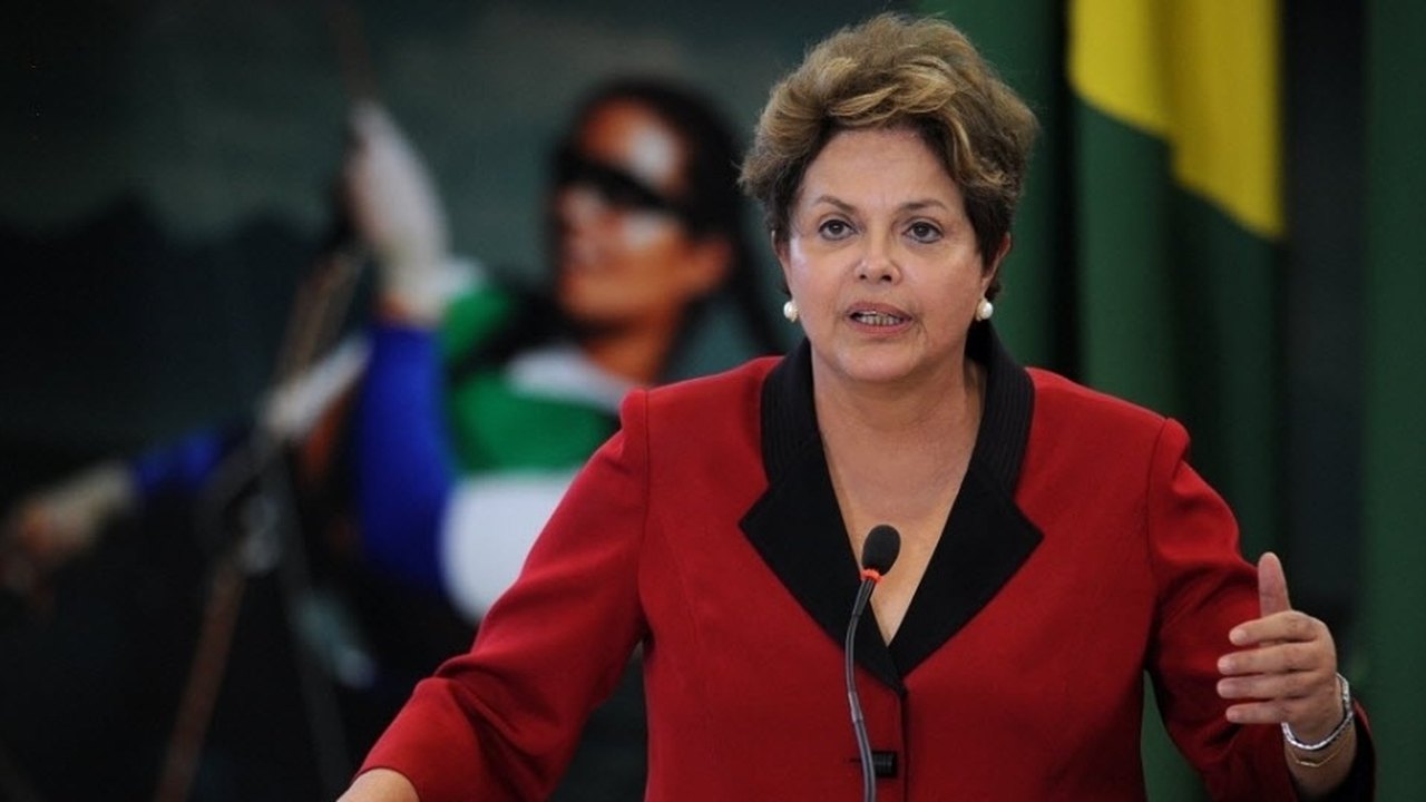Taxas futuras terminam nas máximas após fala de Dilma