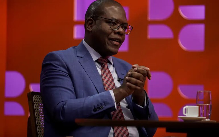 DR com Demori aborda relações raciais e diversidade com Silvio Almeida
