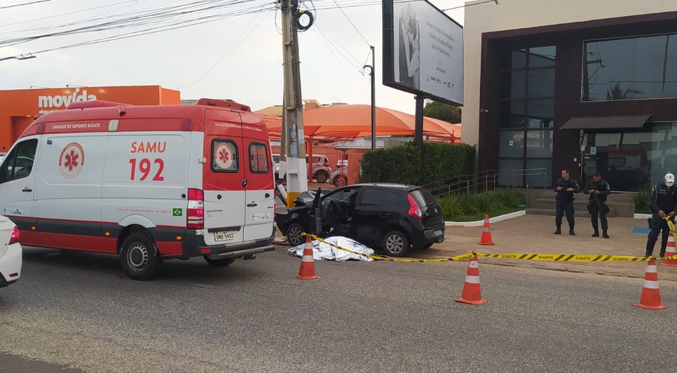Aluno da Polícia Militar morre após colidir carro contra poste na Zona Sul de Aracaju