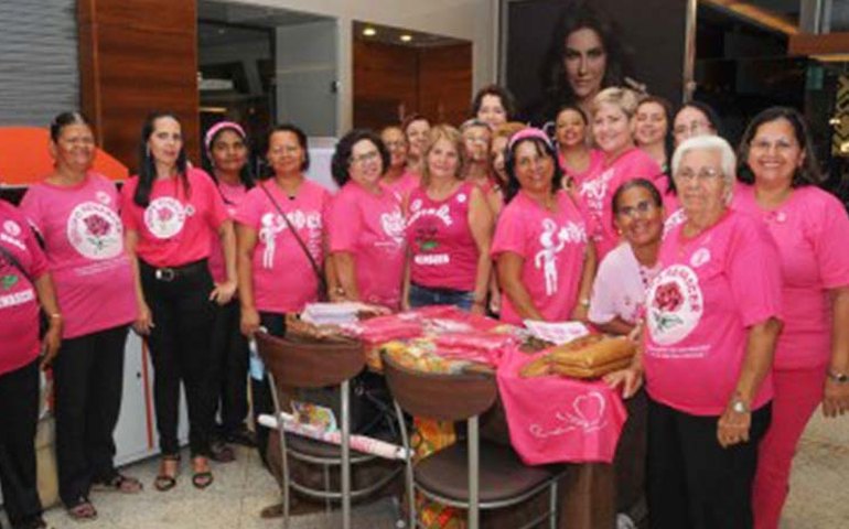 Maceió promove Dia Rosa para prevenção do câncer de mama