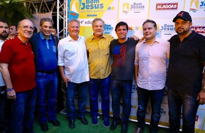 Senador Renan prestigia festa do Bom Jesus dos Navegantes em Penedo  
