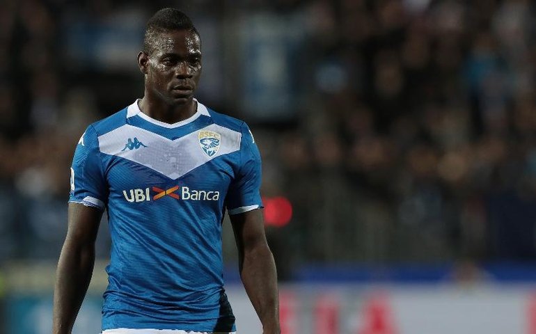 Mario Balotelli é impedido de participar de treinamento no Brescia