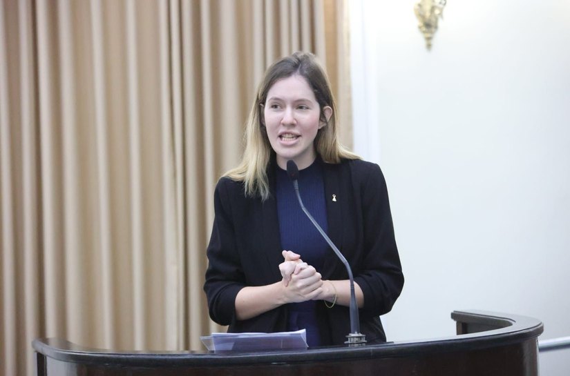 Cibele Moura apresenta projeto para levar educação contra violência doméstica às escolas estaduais de Alagoas