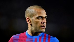 Jogador Dani Alves é detido em Barcelona por suspeita de abuso sexual