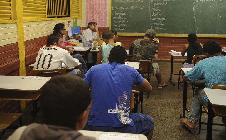 Nascidos em setembro e outubro recebem quinta parcela do Pé-de-Meia
