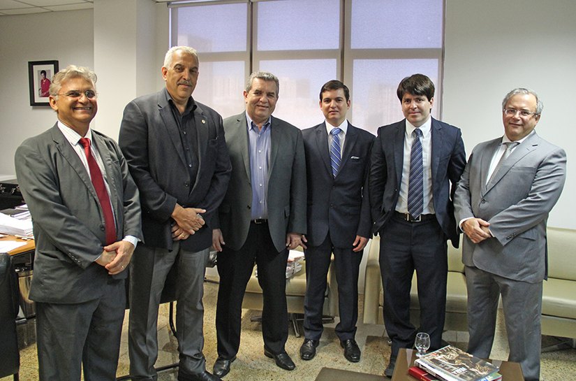 TJ recebe visita do juiz federal Rubens Canuto, nomeado para o TRF5