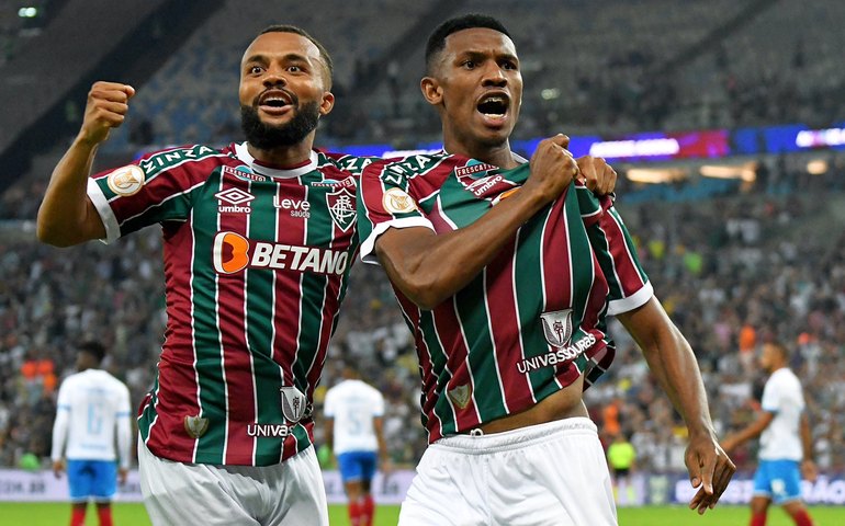 Com um a menos, Fluminense bate Bahia de virada no Maracanã e se mantém na briga pela liderança