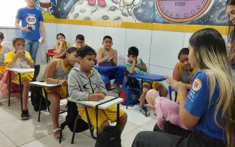 Projeto Samu nas Escolas leva lições de primeiros socorros e cidadania a alunos de Maceió