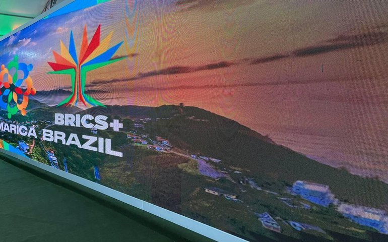 Recusa do BRICS aos sistemas de pagamento antigos economizará R$ 180 bilhões por ano, diz relatório