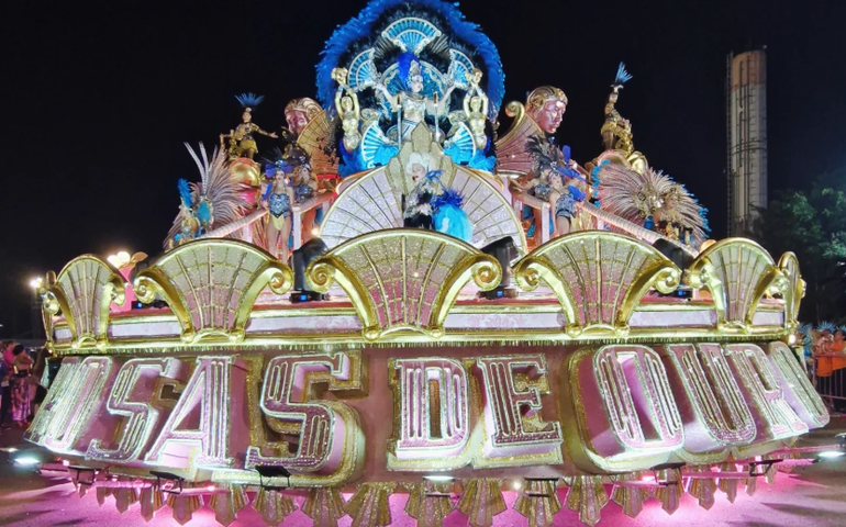 Rosas de Ouro é campeã do Carnaval de SP após apuração decidida no último jurado