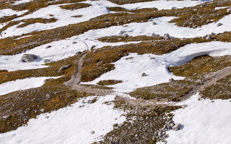 Deslizamento de geleira destrói vilarejo na Suíça