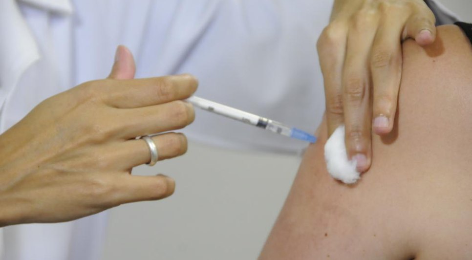 vacinacao-contra-gripe-centro-de-saude-tia-amancia-adao-de-souza-pbh-23_0.jpg