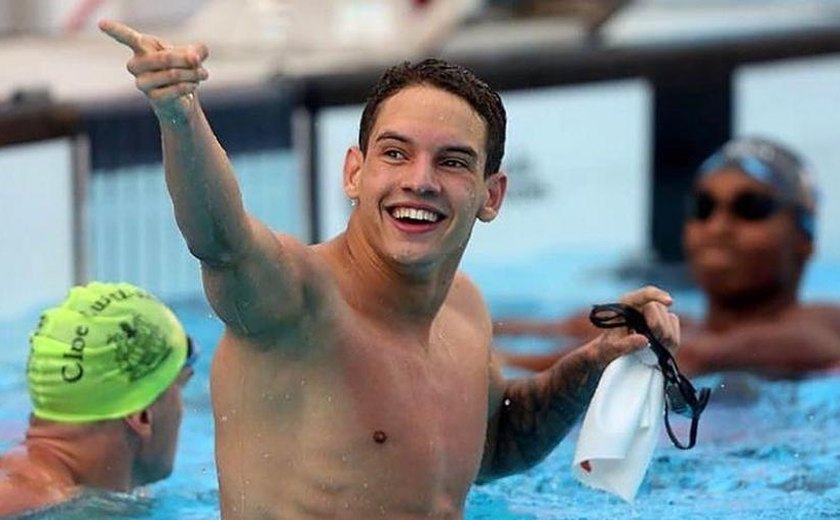 Guilherme Caribé confirma favoritismo, ganha 100m livre com 2º índice do dia e vai a Paris-2024