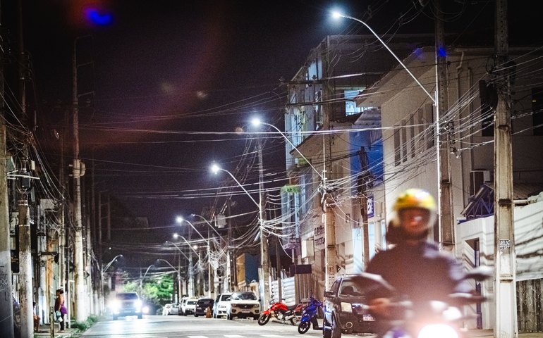 Ilumina retoma projeto Centro 100% LED com obras noturnas e instalação de novas luminárias