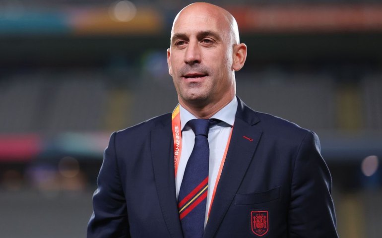 Federação Espanhola de Futebol tem novo presidente após saída de Rubiales por assédio contra jogadora