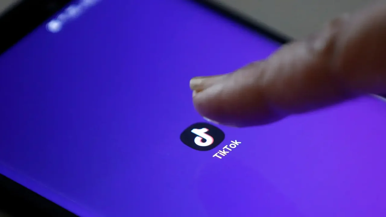Trend do TikTok para ‘aumentar prazer’ pode levar a gravidez, alerta ginecologista