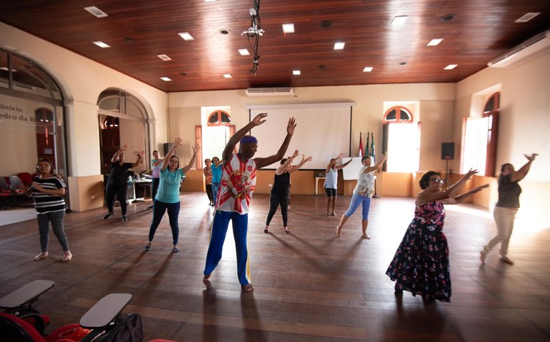 Alunos e professores do Cenarte encerram o ano com apresentações na Noite de Diversidade Cultural