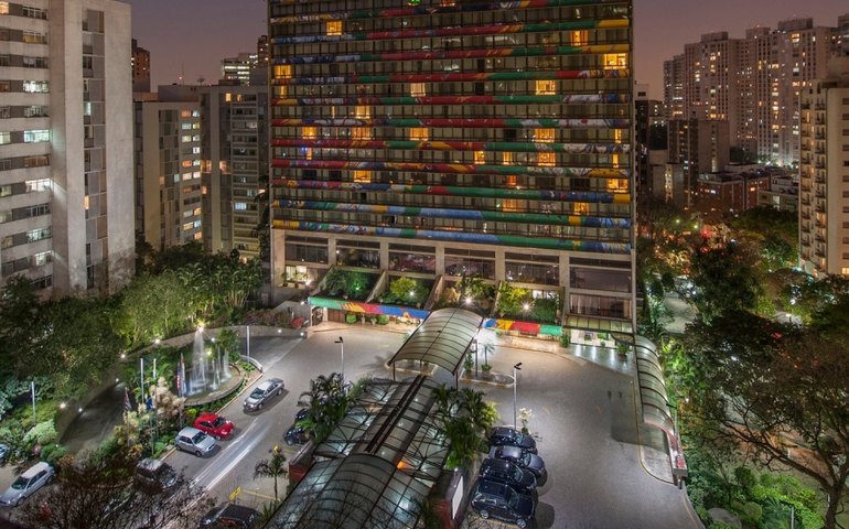 Hotel Maksoud Plaza faz leilão online de bens mobiliários