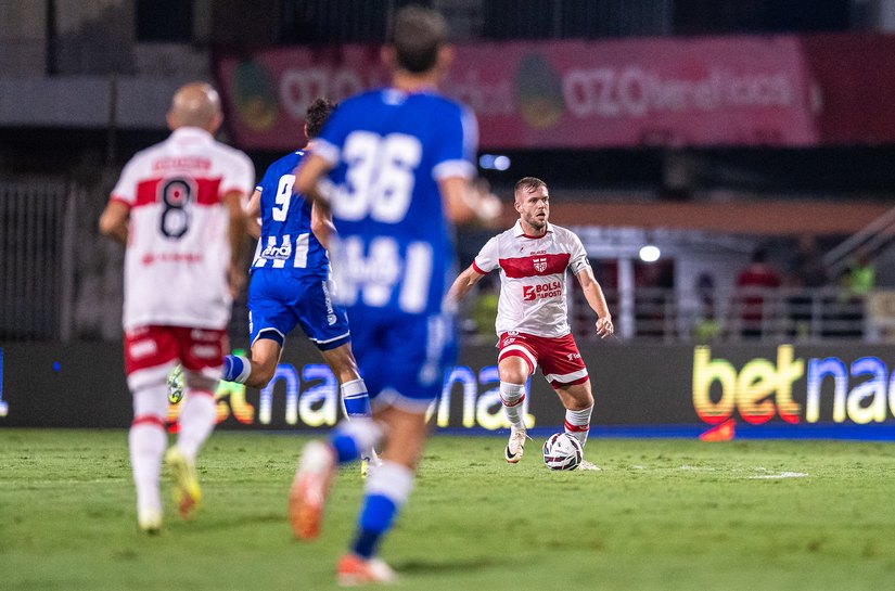 CRB leva gol no fim e perde por 1 a 0 para o Avaí na Série B