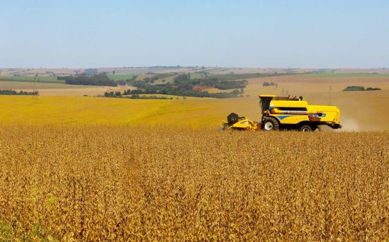 Projeto cria programa de incentivos para fortalecer indústria nacional de fertilizantes