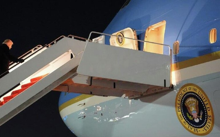 Viagem de Trump a Davos é adiada por falha técnica durante o voo