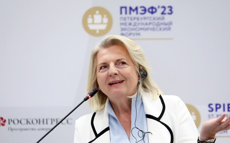 Ex-chanceler austríaca: Rússia faz concessão ao propor negociar com governo ilegítimo da Ucrânia