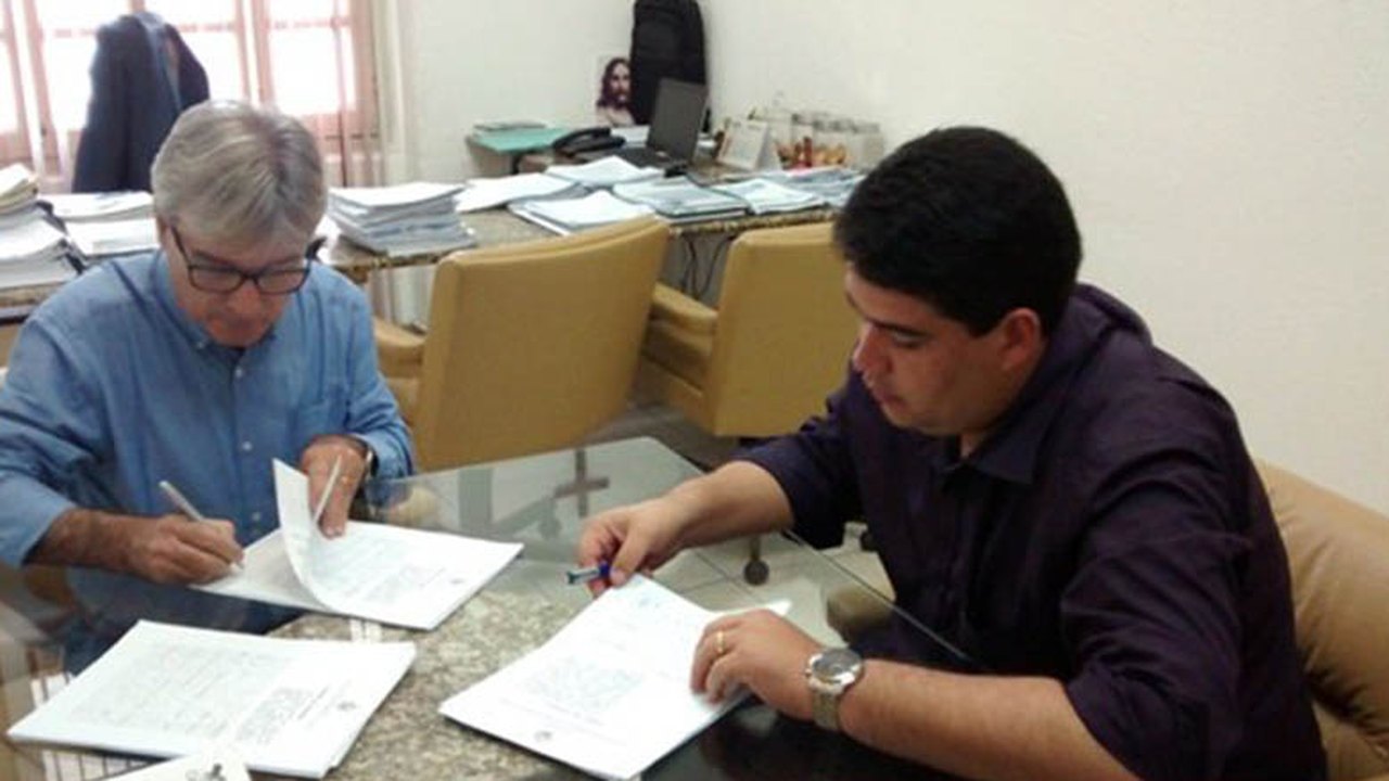 Município de Japaratinga, no Litoral Norte, firma contrato de programa com a Casal